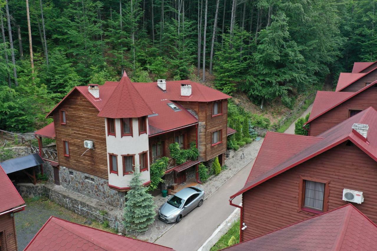 Elf-Cottage Tur'ya Paseka エクステリア 写真